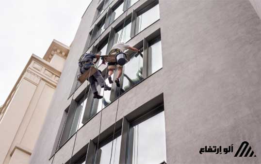 رنگ آمیزی نمای ساختمان از ارتفاع؛ چگونه دوام رنگ را تضمین کنیم؟ 1 رنگ آمیزی نمای ساختمان از ارتفاع