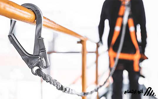 خدمات کار در ارتفاع برای مجتمعهای اداری و تجاری 1 خدمات کار در ارتفاع